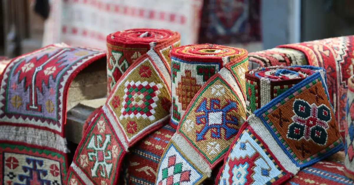 Guide d'achat : Textiles Anciens Précieux et erreurs à éviter